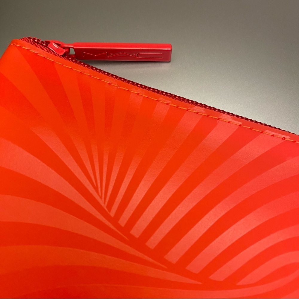 MAC Makeup Bag - Picture 2 of 8